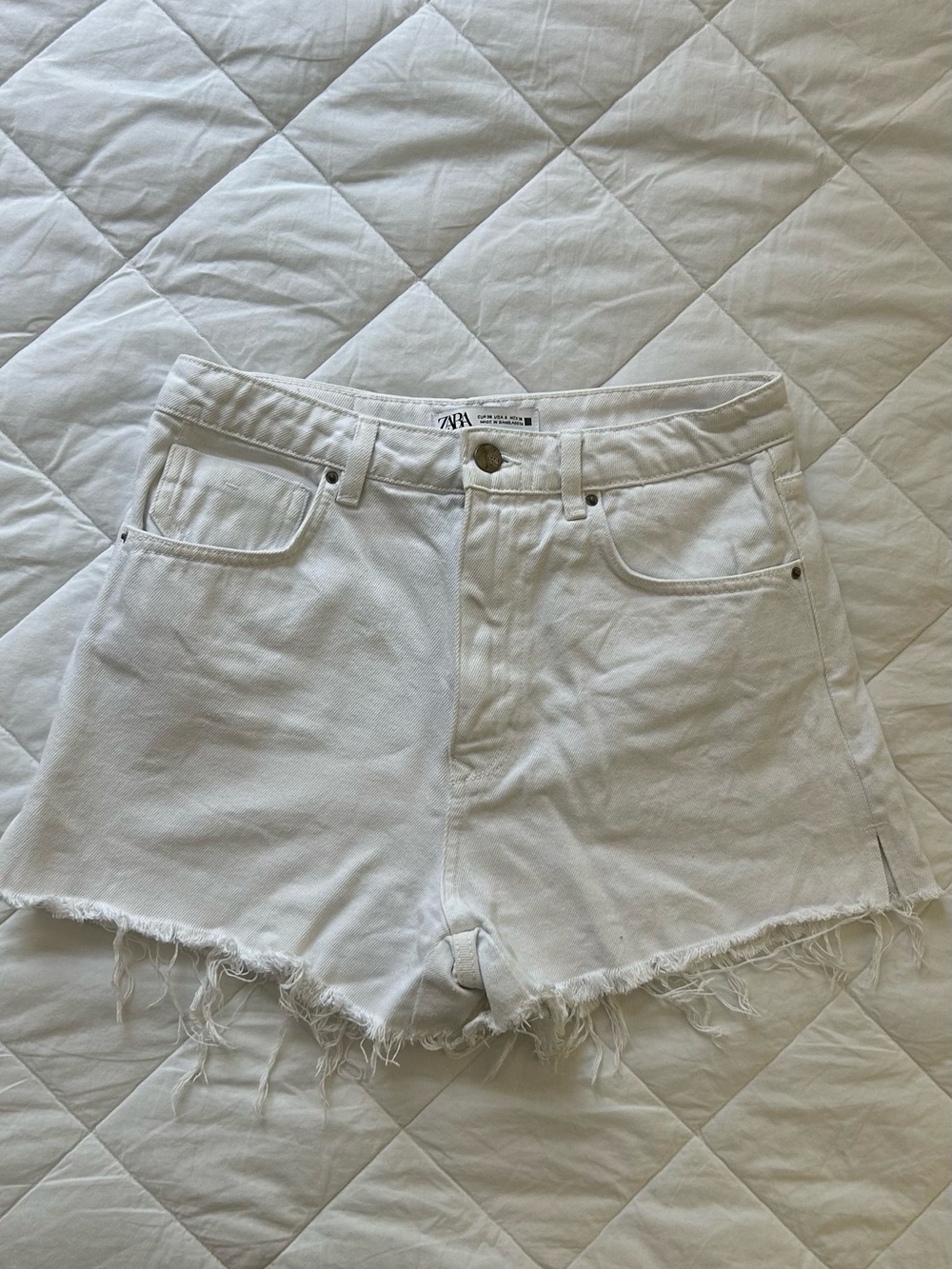 Zara White Raw Hem Denim Shorts